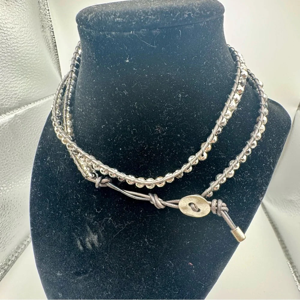 Premier Designs Mixed Material Beaded Silver Leather Necklace - Picture 5 of 6
